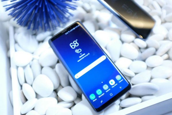 Will Samsung Reclaim the Smartphone Throne with the S9? featured image