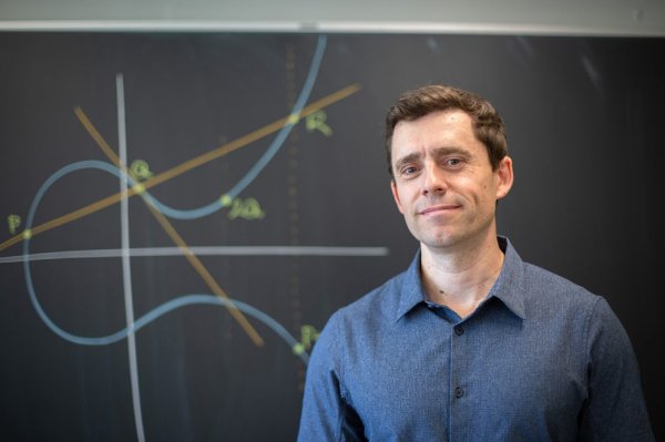 Picture of Álvaro Lozano-Robledo Professor at University of Connecticut