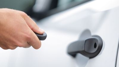 CAA warns drivers of emerging auto theft tactics that prey on the goodwill of drivers featured image